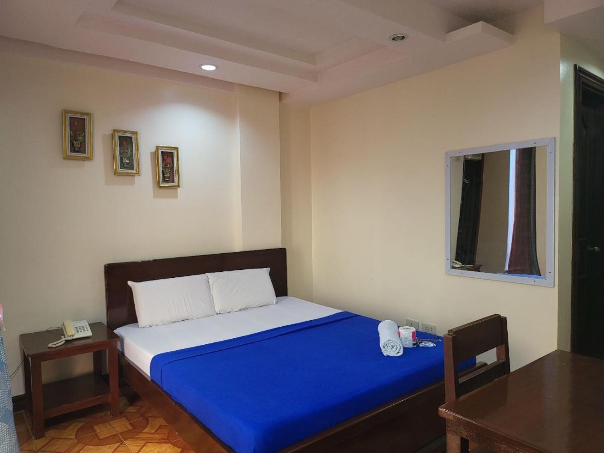 Oyo 573 Voyagers Palace Puerto Princesa Luaran gambar
