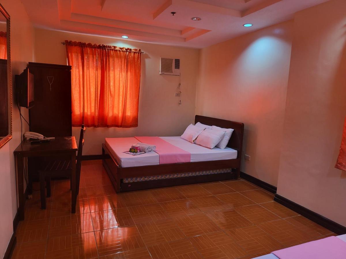 Oyo 573 Voyagers Palace Puerto Princesa Luaran gambar